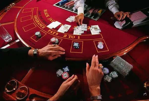 Live betting pasang taruhan langsung saat pertandingan berlangsung di BOS365 dengan odds real-time